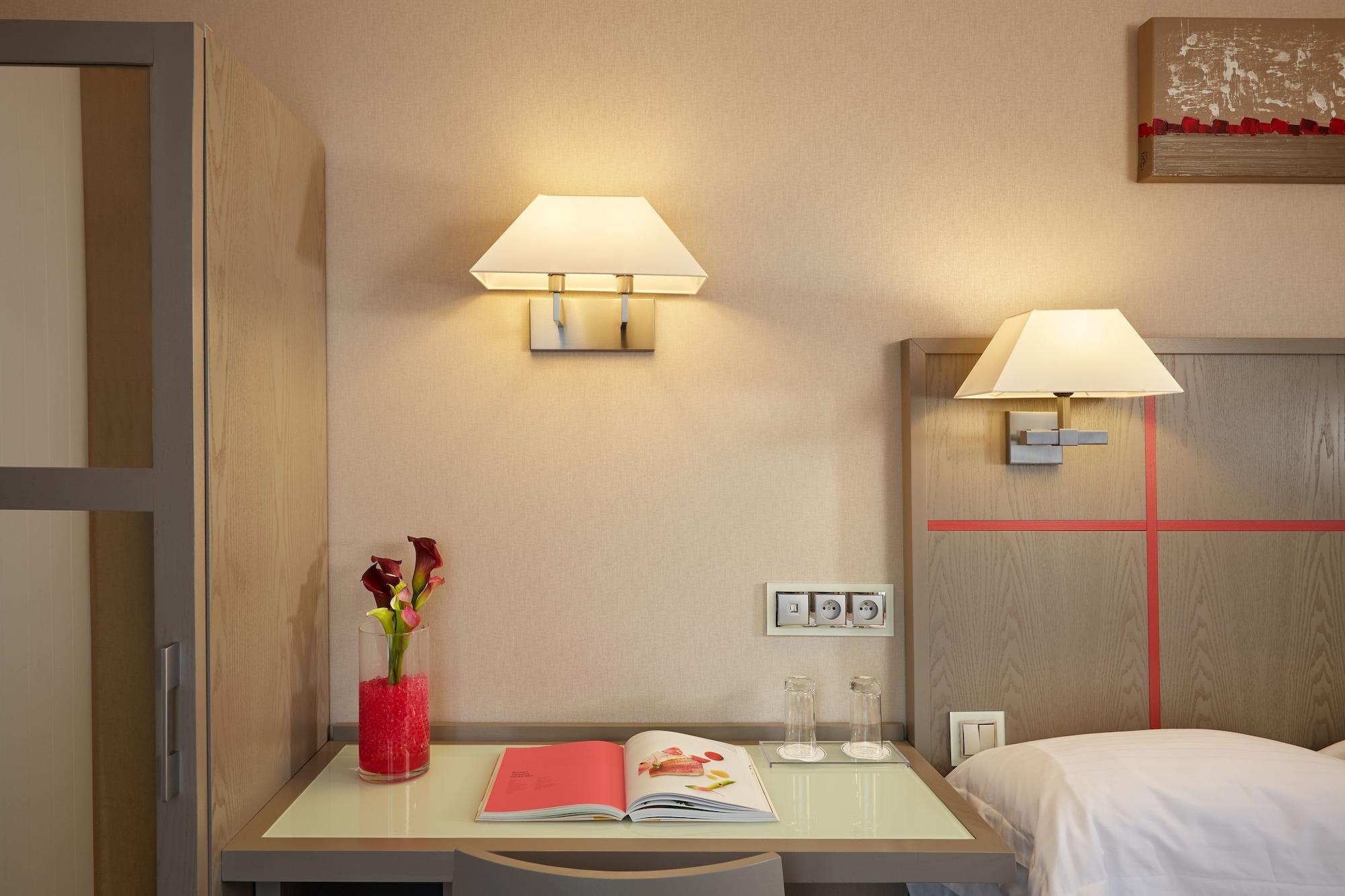 Alize Grenelle Tour Eiffel Hotell Paris Exteriör bild
